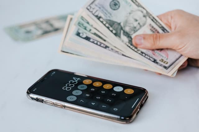 How to Select the Right Annuity: Our Experts Weigh In