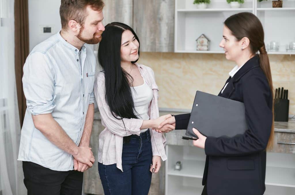 An Expert Explanation of Participating and Non-Participating Life Insurance Policies