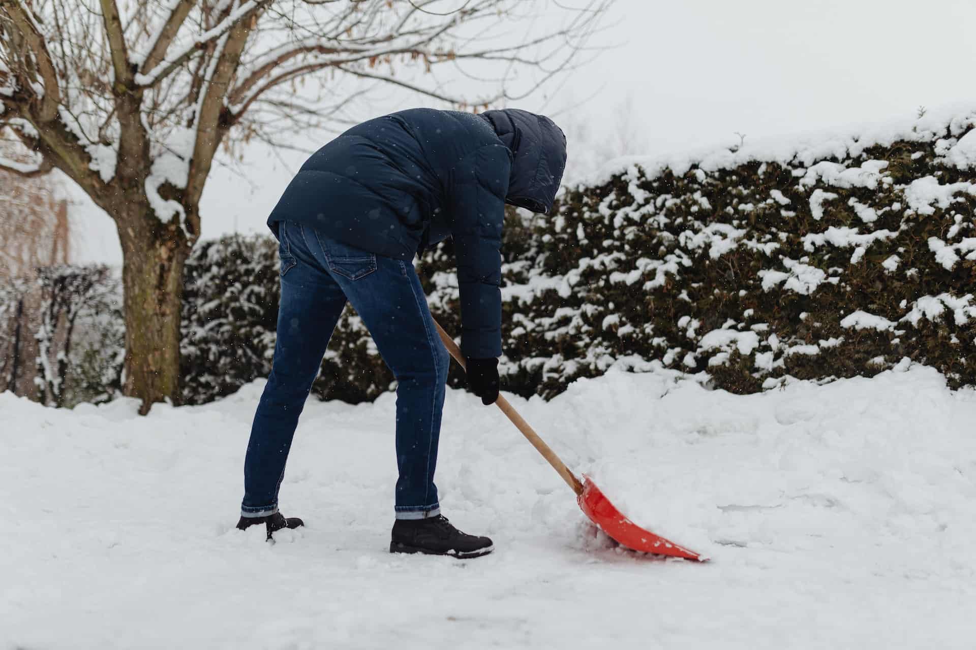 Shoveling snow and heart attacks