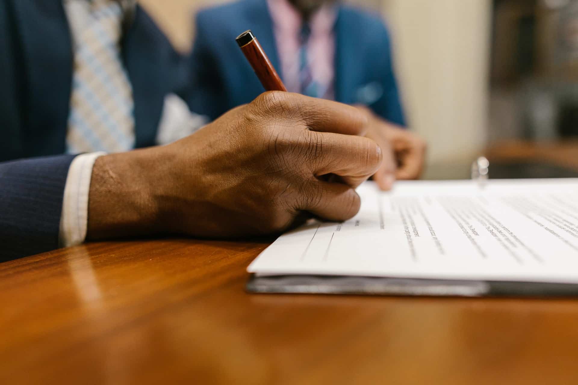 Advantages and Disadvantages of Key Employee Life Insurance